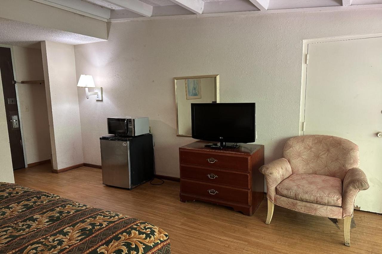 Kampus Inn Gainesville - University Area Hotel Bagian luar foto